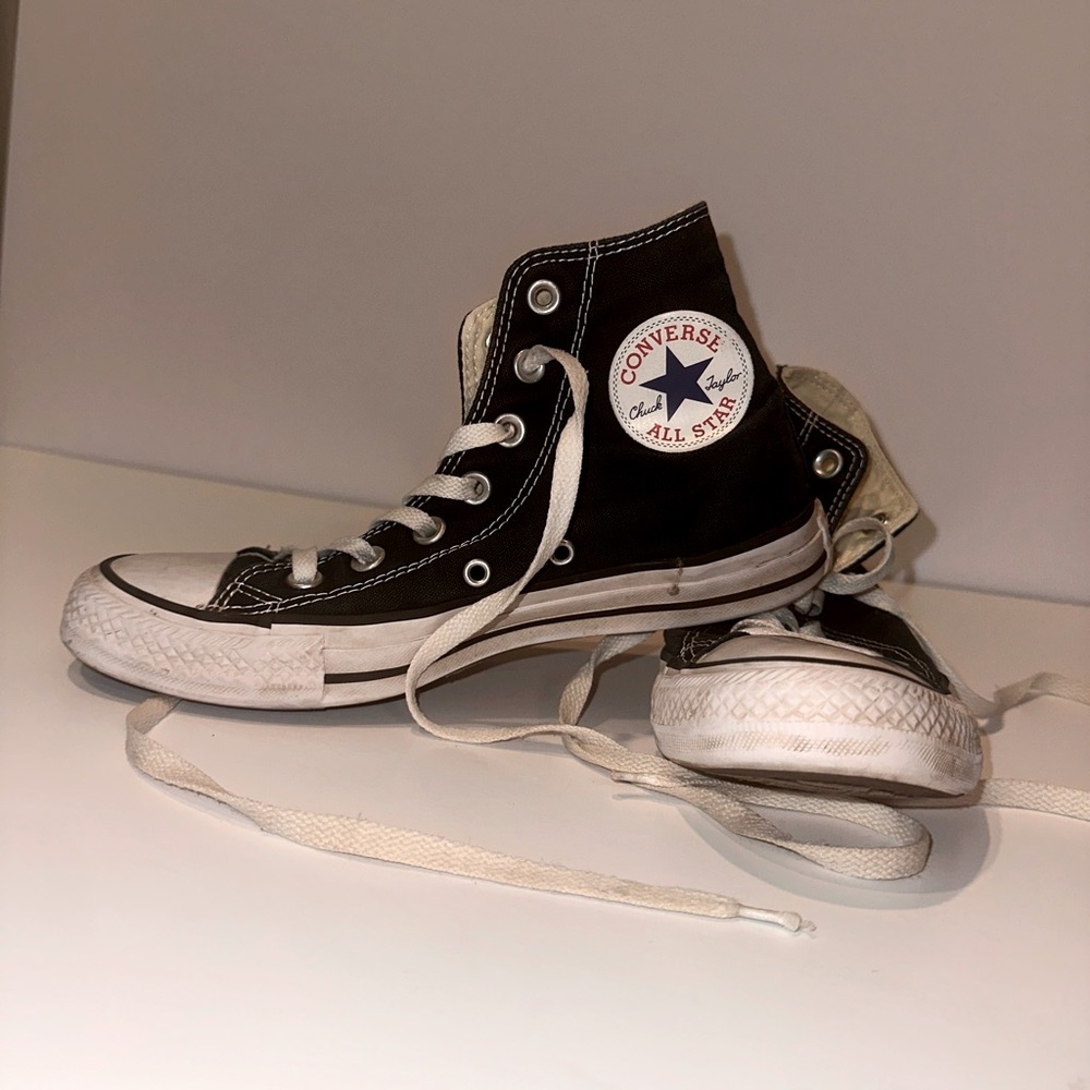 Chuck Taylor High - Black - US7 - EUC